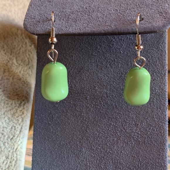 Silver Tone & Green Stone Layered Four Strand Necklace and Matching Earrings - Picture 7 of 11